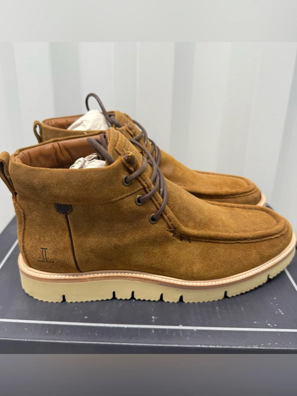 Lucchese Shoes Men’s Suede Vibram Vi-Lite Eye Chukka Size 11.5 Cognac NIB